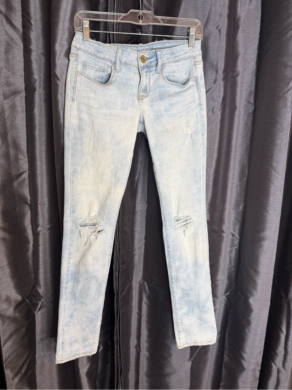 American Eagle Outfitters Light Blue Skinny Jeans with Knee Rips